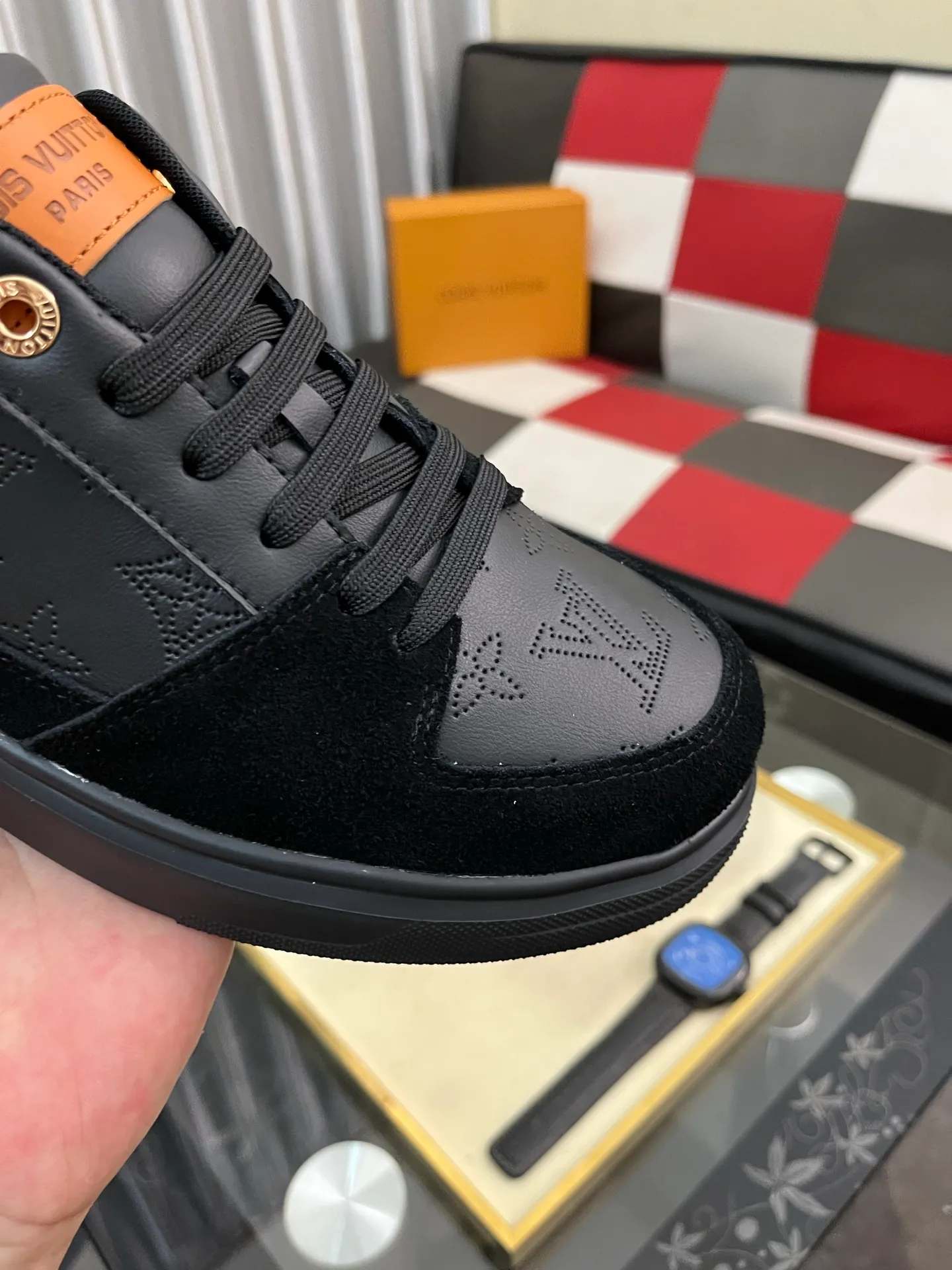 Men's Men's Shoes 💰420⌚️⌚️LV Louis Vuitton. The latest trendy casual shoes are popular in physical stores in sizes 38-44. New spring and summer comfortable imported custom original cowhide, unique jacquard fabric element design. Paired with sheepskin lining, Lv original bottom, [taiyang][taiyang] high-end packaging and high quality💪Details determine the quality, you can enter and leave the counter at will, welcome to compare🇮🇹